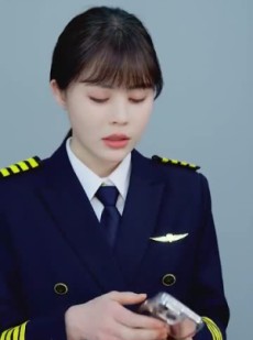 《短剧 爱意随风散云霄》30集即时播放无需等待