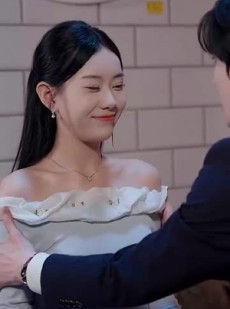 《短剧 冷面机长闪婚农村小甜妻》73集热门短剧在线观看