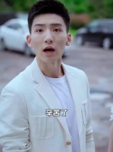 《短剧 酸雨末日我站在世界之巅》99集无广告短剧速看