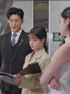 《短剧 穿越成保洁，我和CEO赢麻了》6集高清短剧在线播放