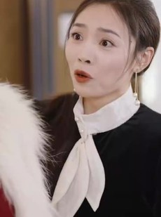 《短剧 金蛇闹春从同学会现场开始》31集短剧全集网页播放