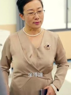 《短剧 过年回家大战臭小子》32集一键直达全集剧情