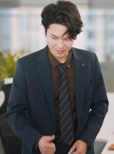 《短剧 都破产了谁还追校花呀》59集热门短剧即点即播
