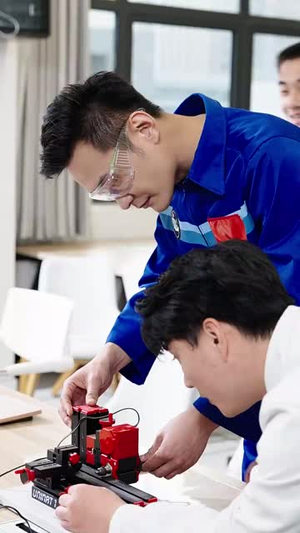 错位的爱第2部(55集) 错位的爱第2部(55集)短剧大结局全集解锁