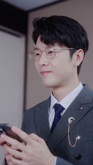 奔现后我被老板缠上了(80集) 奔现后我被老板缠上了(80集)短剧全集高清无码版