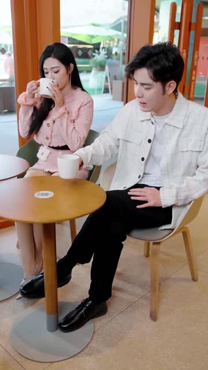 监控里的第三人(50集) 监控里的第三人(50集)短剧大结局全集解锁
