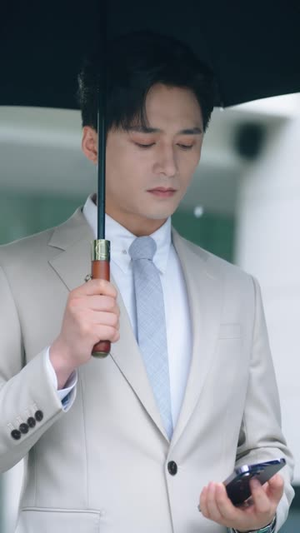 扑向玫瑰(77集) 扑向玫瑰(77集)短剧全集无删完整版